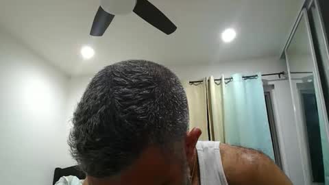 Snapshot of h0nest84 chatting on October 20, 1:39 am h0nest84 online show from October 20, 1:39 am