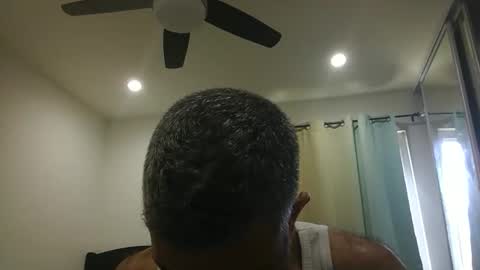 Snapshot of h0nest84 chatting on October 25, 5:40 pm h0nest84 online show from October 25, 5:40 pm