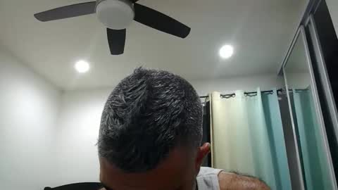 Snapshot of h0nest84 chatting on November 13, 2:43 am h0nest84 online show from November 13, 2:43 am