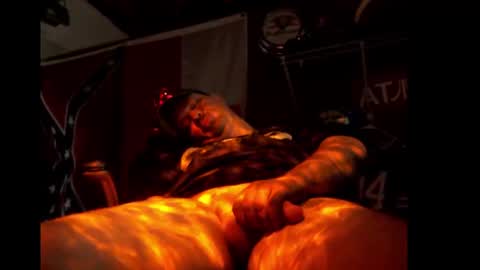 Snapshot of h0tttsteel chatting on October 19, 5:02 pm h0tttsteel online show from October 19, 5:02 pm