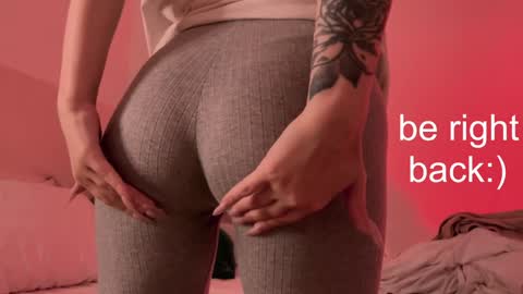 Snapshot of h2h0e chatting on January 6, 7:13 pm Lana online show from January 6, 7:13 pm