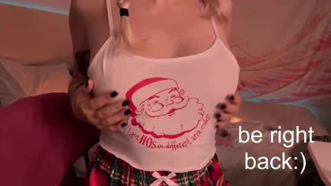 Snapshot of h2h0e chatting on February 21, 6:59 pm Lana online show from February 21, 6:59 pm