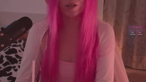 Snapshot of h2h0e chatting on March 27, 8:19 pm Lana online show from March 27, 8:19 pm