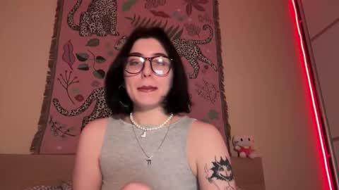 Helga online show from February 2, 5:00 pm