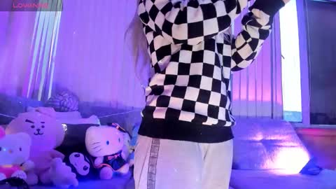 Hello Kitty online show from March 26, 11:38 am