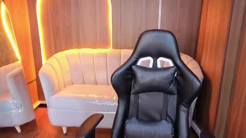 hadda_crazy_b online show from February 20, 6:26 am