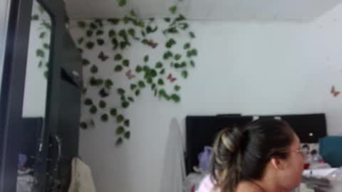 hader_wild21 online show from January 24, 9:15 pm