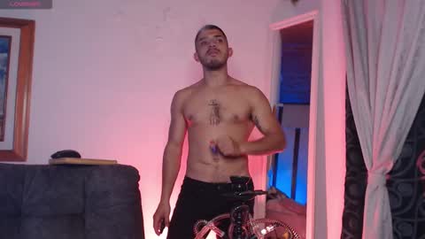 Snapshot of hadez_69 chatting on November 27, 12:02 am HADEZ online show from November 27, 12:02 am