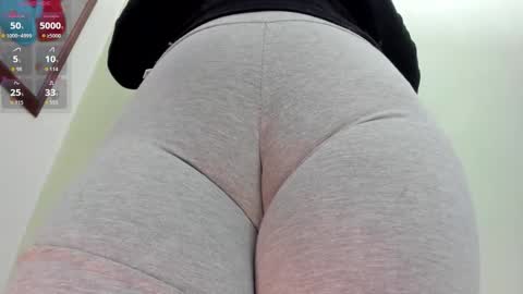 Hae-In online show from November 16, 8:20 am