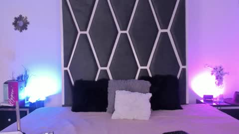 Kendal online show from February 28, 4:13 am