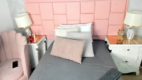 Snapshot of hailey_07 chatting on March 1, 7:27 pm hailey 07 online show from March 1, 7:27 pm