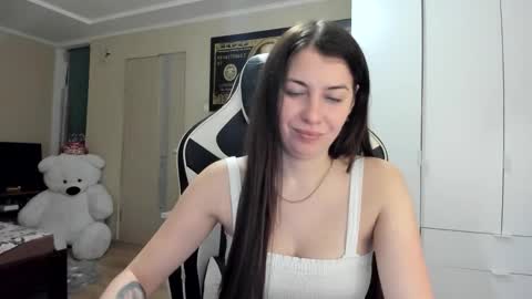 Snapshot of hailey_beauty chatting on October 13, 7:36 pm Sk pe Anya388109 online show from October 13, 7:36 pm