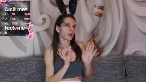 Snapshot of hailey_peach chatting on April 4, 5:32 pm HaileyPeach online show from April 4, 5:32 pm