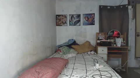 Snapshot of hailey_sweetcum77 chatting on December 15, 10:47 pm hailey_sweetcum77 online show from December 15, 10:47 pm