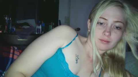 Hailey and d online show from October 30, 8:49 am