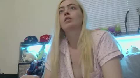 Hailey and d online show from December 14, 10:14 pm