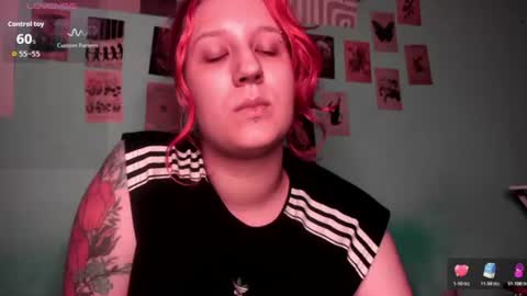 Snapshot of haileyfoxy chatting on June 30, 3:46 pm Hailey online show from June 30, 3:46 pm