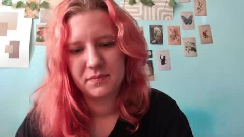 Snapshot of haileyfoxy chatting on July 20, 7:33 am Hailey online show from July 20, 7:33 am
