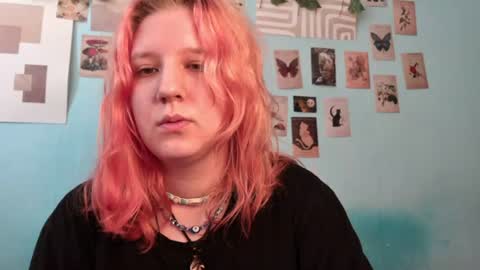 Snapshot of haileyfoxy chatting on July 22, 7:00 am Hailey online show from July 22, 7:00 am