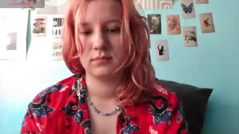 Snapshot of haileyfoxy chatting on July 28, 5:25 am Hailey online show from July 28, 5:25 am