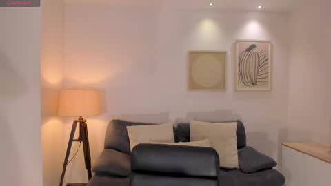 Hailey online show from April 7, 12:05 pm