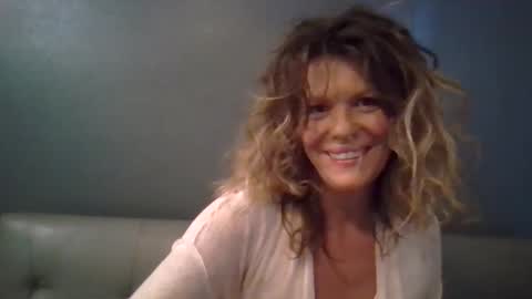 Hailey online show from November 19, 9:59 pm