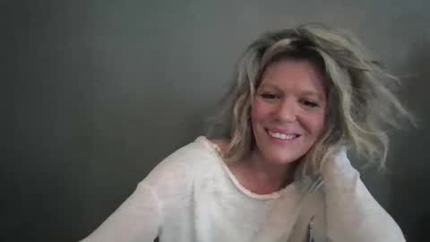 Hailey online show from March 30, 6:09 pm