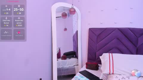 haileystonei online show from February 25, 12:03 pm