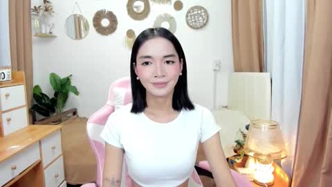 Snapshot of hailyourqueenofsatisfaction chatting on October 2, 9:27 am Haily online show from October 2, 9:27 am