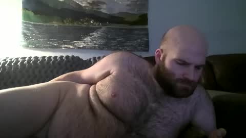 Snapshot of hairiestbear chatting on January 15, 3:11 am Hairiest Bear online show from January 15, 3:11 am