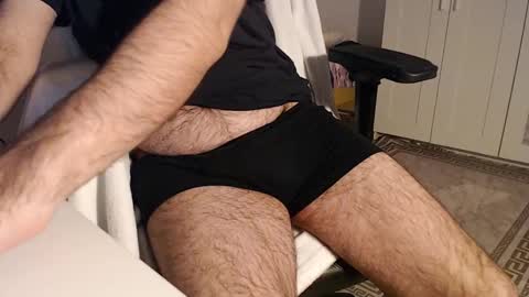 Snapshot of hairy_boy29 chatting on November 2, 10:23 pm hairy_boy29 online show from November 2, 10:23 pm