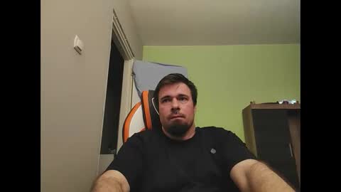 Snapshot of hairy_guy007 chatting on April 8, 9:15 pm hairy_guy007 online show from April 8, 9:15 pm