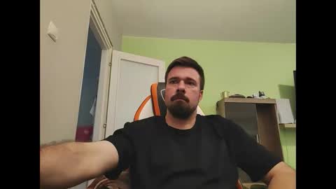 Snapshot of hairy_guy007 chatting on May 23, 9:57 am hairy_guy007 online show from May 23, 9:57 am