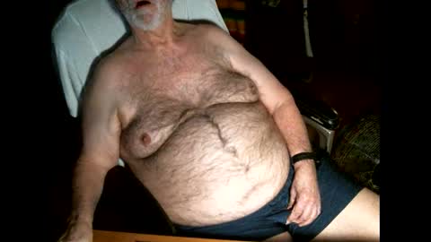 hairybear813 online show from May 18, 3:57 am