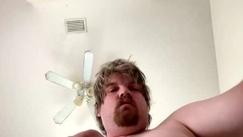 Snapshot of hairybeast215 chatting on October 25, 2:13 pm hairybeast215 online show from October 25, 2:13 pm