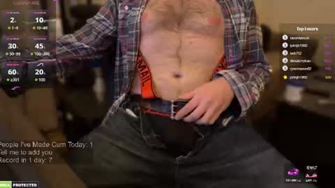 Snapshot of hairybelly818 chatting on July 4, 6:52 am Hairy Belly online show from July 4, 6:52 am