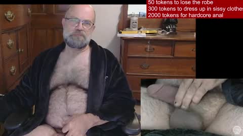HairyDaddyBear69 online show from April 8, 12:16 pm