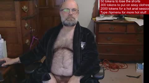 HairyDaddyBear69 online show from June 3, 11:35 am