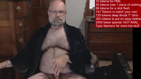 HairyDaddyBear69 online show from June 27, 11:15 am
