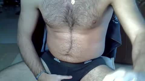 Snapshot of hairydaduncut chatting on December 22, 12:57 pm hairydaduncut online show from December 22, 12:57 pm