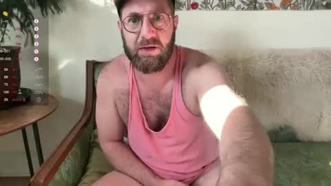 Snapshot of hairyfitguy444 chatting on November 27, 7:16 pm Harry Fit Big Bro Dad Sir online show from November 27, 7:16 pm