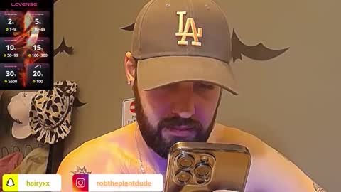 Snapshot of hairyrobxxx chatting on February 2, 6:39 pm HairyRobXxX online show from February 2, 6:39 pm