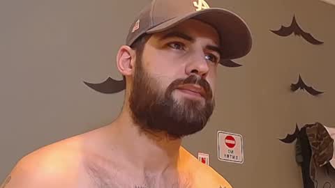 Snapshot of hairyrobxxx chatting on February 11, 5:23 am HairyRobXxX online show from February 11, 5:23 am