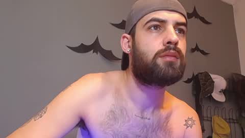 Snapshot of hairyrobxxx chatting on February 12, 4:18 am HairyRobXxX online show from February 12, 4:18 am