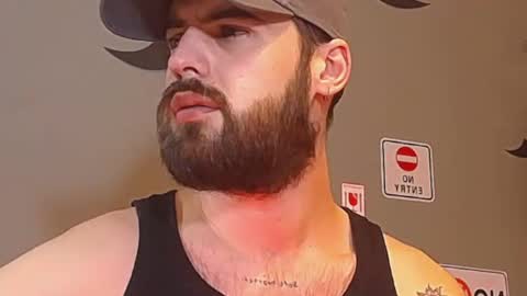 Snapshot of hairyrobxxx chatting on February 13, 4:36 pm HairyRobXxX online show from February 13, 4:36 pm