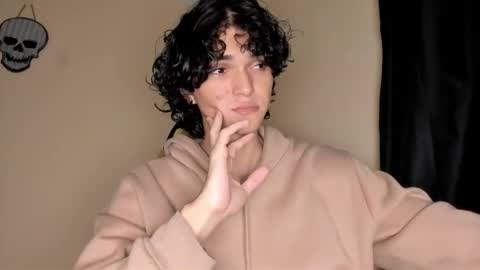 Snapshot of halan_jr chatting on October 19, 7:42 am halan online show from October 19, 7:42 am