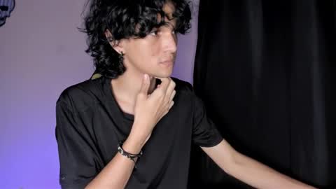 Snapshot of halan_jr chatting on October 29, 5:10 am halan online show from October 29, 5:10 am