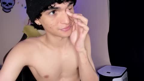 Snapshot of halan_jr chatting on December 5, 6:55 am halan online show from December 5, 6:55 am