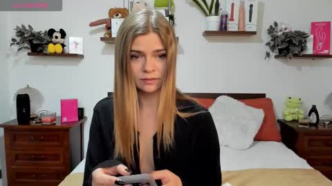 Haley online show from November 12, 8:04 am