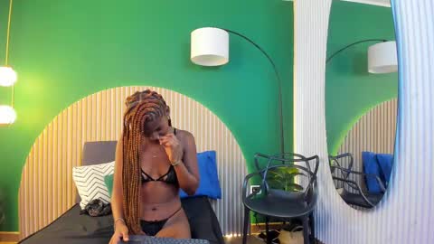 Halley Lorens online show from September 13, 6:18 pm